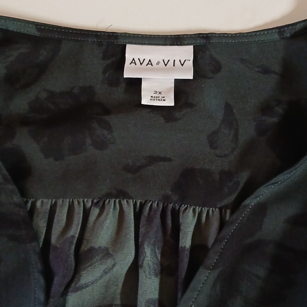 Ava & Viv Blouse‎ Dark Green With Flowers - Picture 5 of 10